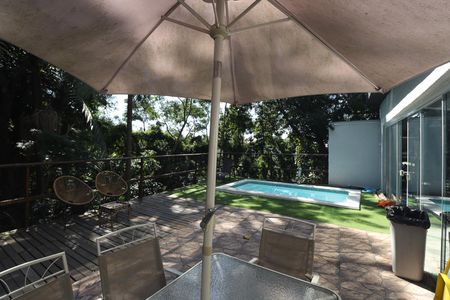 Casa de condomínio à venda com 500m², 3 quartos e 5 vagas Casa de condomínio à venda com 500m², 3 quartos e 5 vagasPiscina