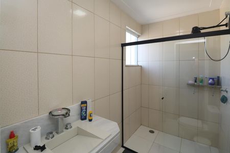 Casa de condomínio à venda com 500m², 3 quartos e 5 vagas Casa de condomínio à venda com 500m², 3 quartos e 5 vagasBanheiro da Suíte