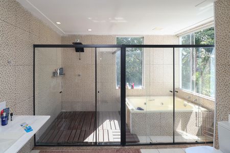 Casa de condomínio à venda com 500m², 3 quartos e 5 vagas Casa de condomínio à venda com 500m², 3 quartos e 5 vagasBanheiro 4