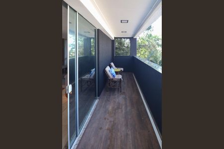 Varanda  de casa de condomínio à venda com 3 quartos, 500m² em Vila Irmaos Arnoni, São Paulo