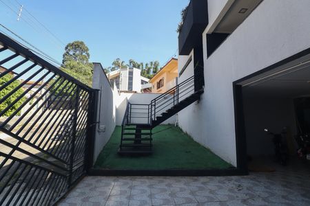 Garagem  de casa de condomínio à venda com 3 quartos, 500m² em Vila Irmaos Arnoni, São Paulo