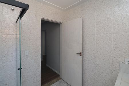 Banheiro Suíte 2  de casa de condomínio à venda com 3 quartos, 500m² em Vila Irmaos Arnoni, São Paulo