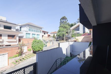 Casa de condomínio à venda com 500m², 3 quartos e 5 vagas Casa de condomínio à venda com 500m², 3 quartos e 5 vagasVista