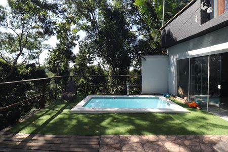Casa de condomínio à venda com 500m², 3 quartos e 5 vagas Casa de condomínio à venda com 500m², 3 quartos e 5 vagasPiscina