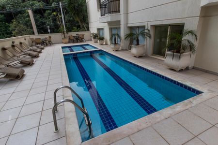 Apartamento à venda com 83m², 2 quartos e 2 vagasPiscina
