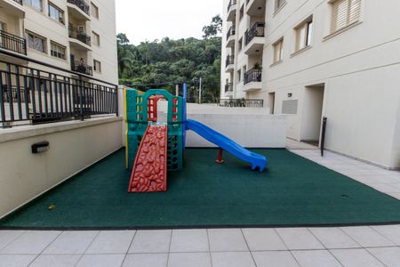 Apartamento à venda com 83m², 2 quartos e 2 vagasÁrea comum - Playground