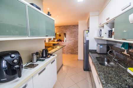 Apartamento à venda com 83m², 2 quartos e 2 vagasCozinha