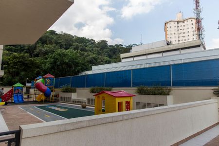 Apartamento à venda com 83m², 2 quartos e 2 vagasÁrea comum - Playground