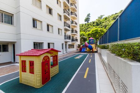 Apartamento à venda com 83m², 2 quartos e 2 vagasÁrea comum - Playground