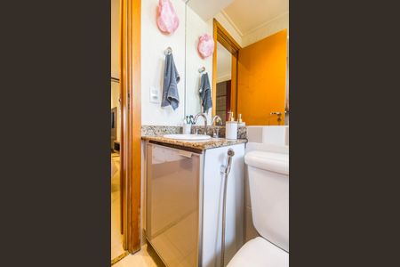 Apartamento à venda com 83m², 2 quartos e 2 vagasBanheiro da Suíte