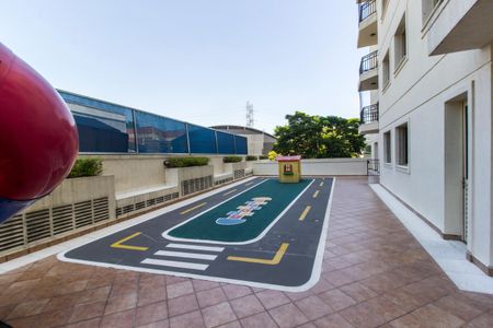 Apartamento à venda com 83m², 2 quartos e 2 vagasÁrea comum - Playground