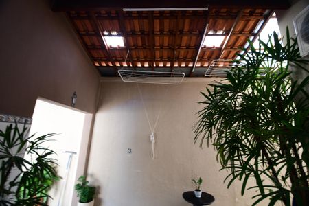 Casa à venda com 115m², 3 quartos e sem vagaÁrea de Serviço