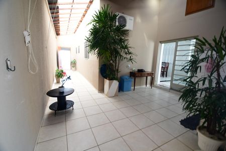 Casa à venda com 115m², 3 quartos e sem vagaÁrea de Serviço