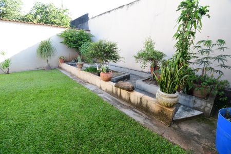 Casa à venda com 115m², 3 quartos e sem vagaJardim / Horta