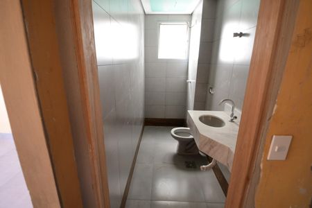 Banheiro de apartamento à venda com 1 quarto, 62m² em Vila Jequitibas, Campinas