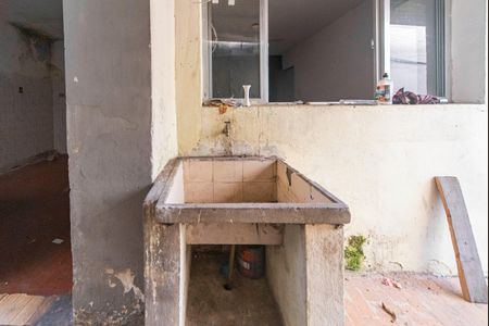 Corredor e Quintal de casa à venda com 3 quartos, 234m² em Jardim Stella, Santo André