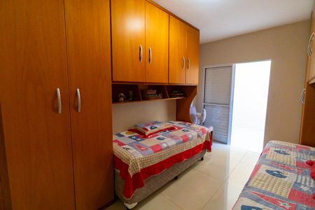 Casa à venda com 129m², 2 quartos e 4 vagas Casa à venda com 129m², 2 quartos e 4 vagasQuarto 2