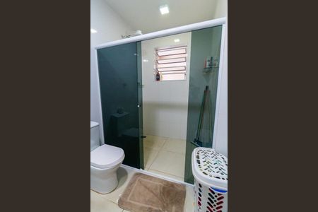 Casa à venda com 129m², 2 quartos e 4 vagas Casa à venda com 129m², 2 quartos e 4 vagasBanheiro