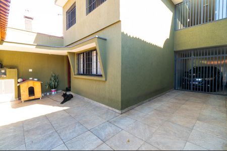 Casa à venda com 129m², 2 quartos e 4 vagas Casa à venda com 129m², 2 quartos e 4 vagasGaragem