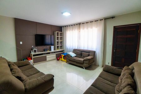 Casa à venda com 129m², 2 quartos e 4 vagas Casa à venda com 129m², 2 quartos e 4 vagasSala
