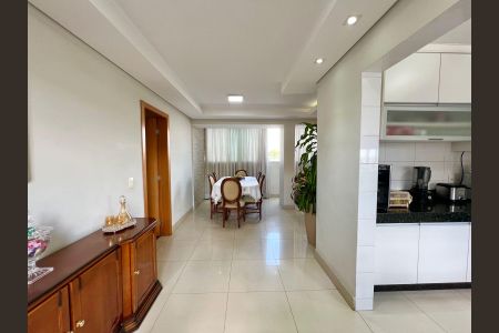 Apartamento à venda com 230m², 4 quartos e 3 vagasSala