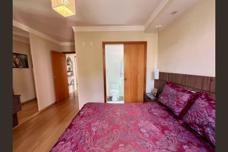 Apartamento à venda com 230m², 4 quartos e 3 vagasQuarto Suíte