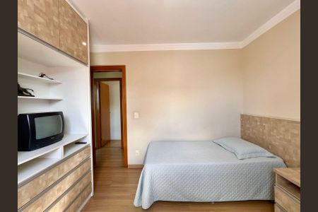 Apartamento à venda com 230m², 4 quartos e 3 vagasQuarto 2