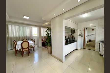 Apartamento à venda com 230m², 4 quartos e 3 vagasSala