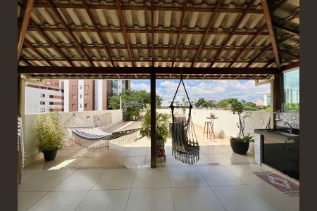Apartamento à venda com 230m², 4 quartos e 3 vagasCobertura