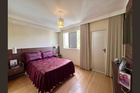 Apartamento à venda com 230m², 4 quartos e 3 vagasQuarto Suíte
