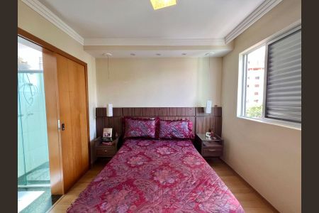 Apartamento à venda com 230m², 4 quartos e 3 vagasQuarto Suíte