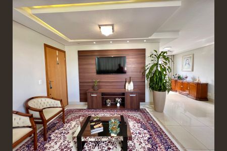 Apartamento à venda com 230m², 4 quartos e 3 vagasSala