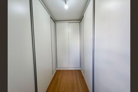 Apartamento à venda com 230m², 4 quartos e 3 vagasCloset
