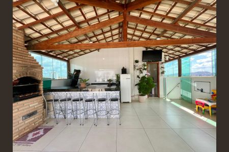 Apartamento à venda com 230m², 4 quartos e 3 vagasCobertura