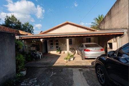 Casa à venda com 130m², 3 quartos e 4 vagas Casa à venda com 130m², 3 quartos e 4 vagasGaragem