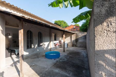 Casa à venda com 130m², 3 quartos e 4 vagas Casa à venda com 130m², 3 quartos e 4 vagasCasa 2- Fachada