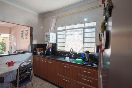 Casa à venda com 130m², 3 quartos e 4 vagas Casa à venda com 130m², 3 quartos e 4 vagasCozinha