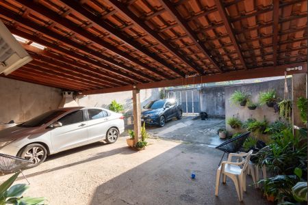 Casa à venda com 130m², 3 quartos e 4 vagas Casa à venda com 130m², 3 quartos e 4 vagasGaragem