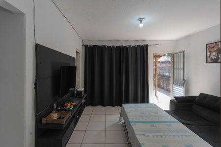 Casa à venda com 130m², 3 quartos e 4 vagas Casa à venda com 130m², 3 quartos e 4 vagasCasa 2- Sala