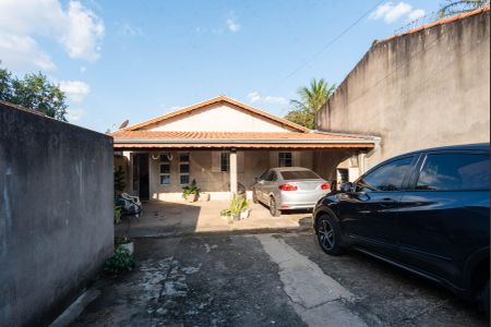 Casa à venda com 130m², 3 quartos e 4 vagas Casa à venda com 130m², 3 quartos e 4 vagasGaragem