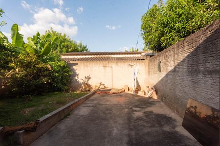Casa à venda com 130m², 3 quartos e 4 vagas Casa à venda com 130m², 3 quartos e 4 vagasQuintal