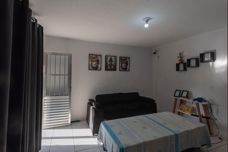 Casa à venda com 130m², 3 quartos e 4 vagas Casa à venda com 130m², 3 quartos e 4 vagasCasa 2- Sala