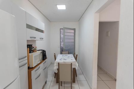 Casa à venda com 130m², 3 quartos e 4 vagas Casa à venda com 130m², 3 quartos e 4 vagasCasa 2- Cozinha