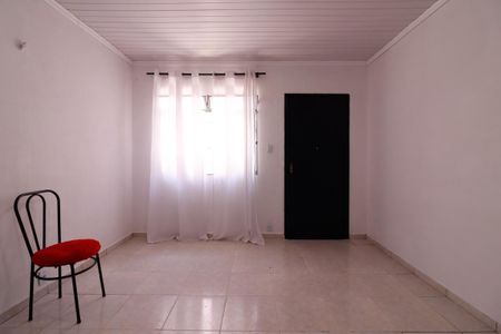 Casa de condomínio para alugar com 68m², 1 quarto e sem vagaSala
