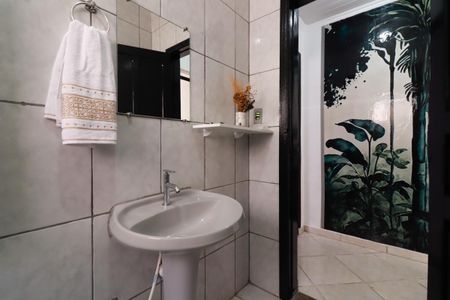 Casa de condomínio para alugar com 68m², 1 quarto e sem vagaBanheiro