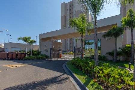 Apartamento para alugar com 56m², 2 quartos e 1 vagaFachada e Portaria 