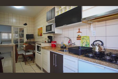 Casa para alugar com 325m², 3 quartos e 4 vagasCozinha 