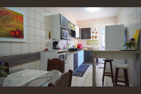 Casa para alugar com 325m², 3 quartos e 4 vagasCozinha 