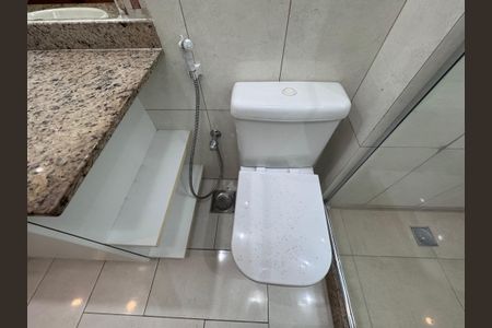 Apartamento à venda com 82m², 3 quartos e 2 vagasSuíte - Banheiro