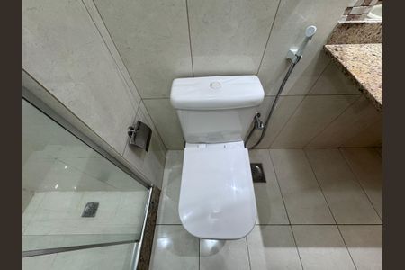 Apartamento à venda com 82m², 3 quartos e 2 vagasBanheiro Social